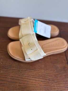 Reef Sunny Emma Women’s Ivory Buckle Slide Sandals NEW 7